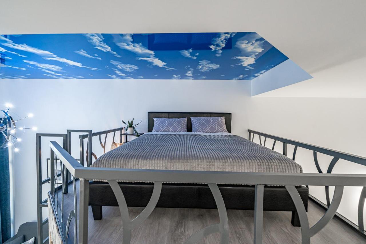 Exquisite Studio Apartment With An Original Design Valencia Luaran gambar